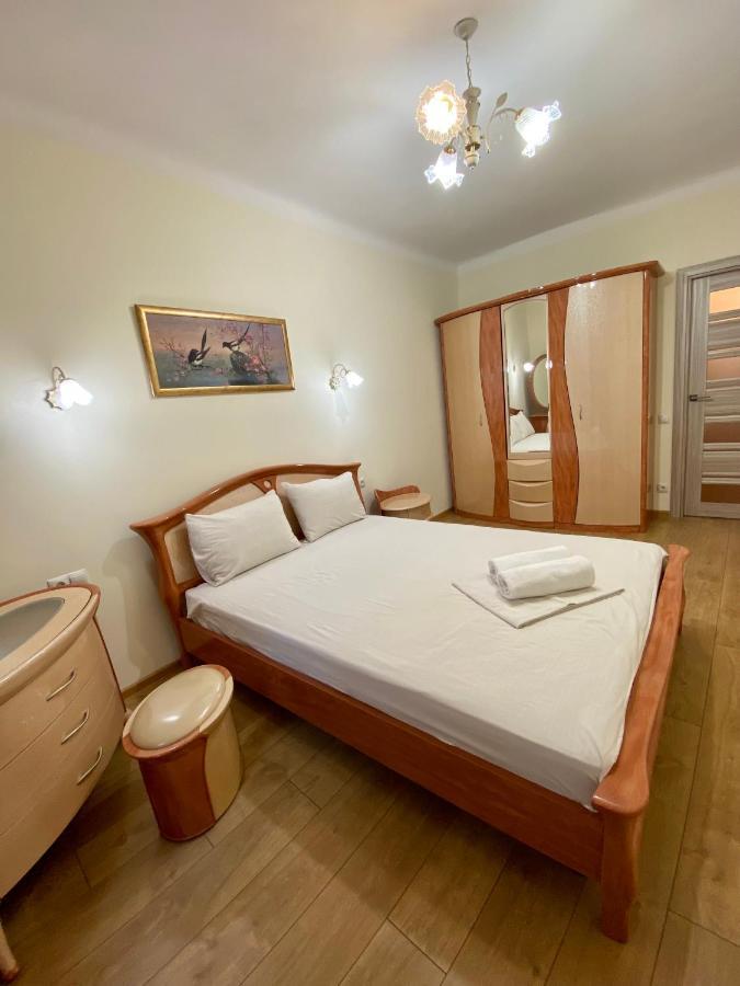 Yaroslav Osmomysl Square Apartments Lemberg Exterior foto