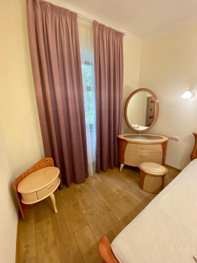 Yaroslav Osmomysl Square Apartments Lemberg Exterior foto